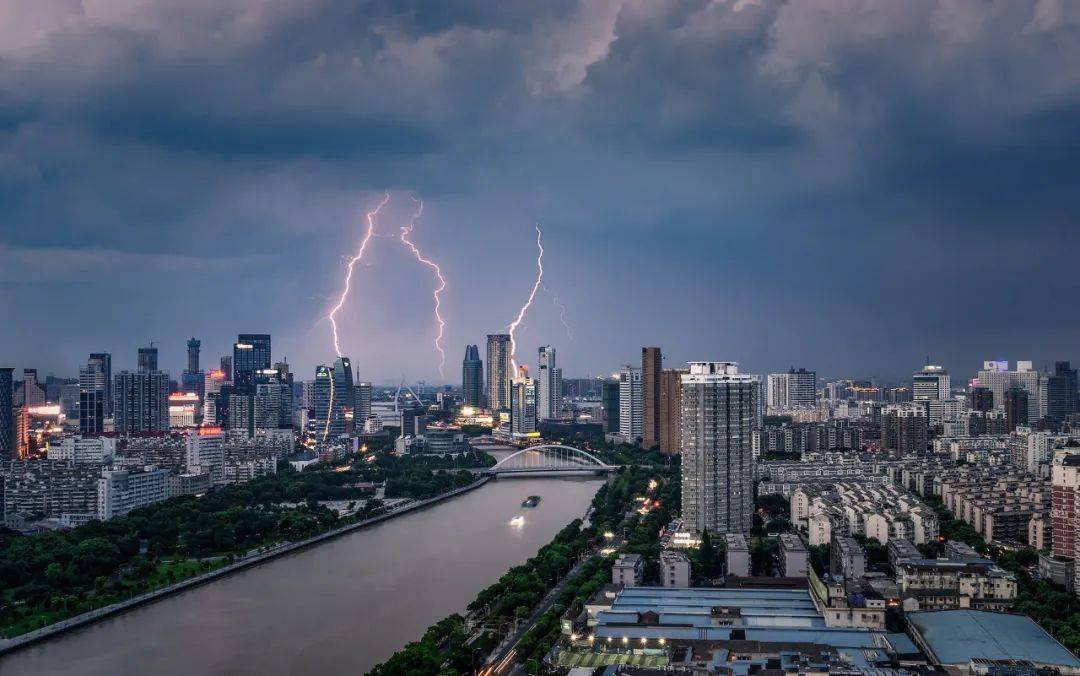 浙江宁波天气(宁波现在天气穿什么衣服)