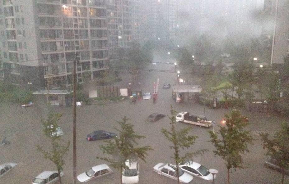 北京下雨(北京下雨天升国旗吗)