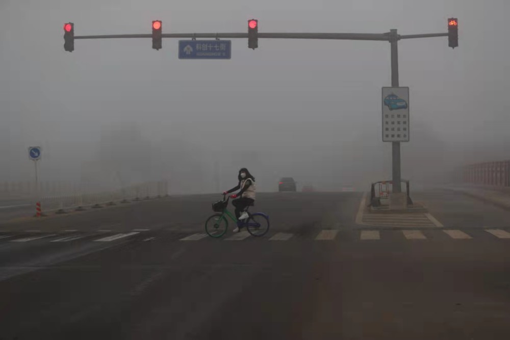 北京大雾黄色预警(北京大雾黄色预警中 局地能见度小于200米)