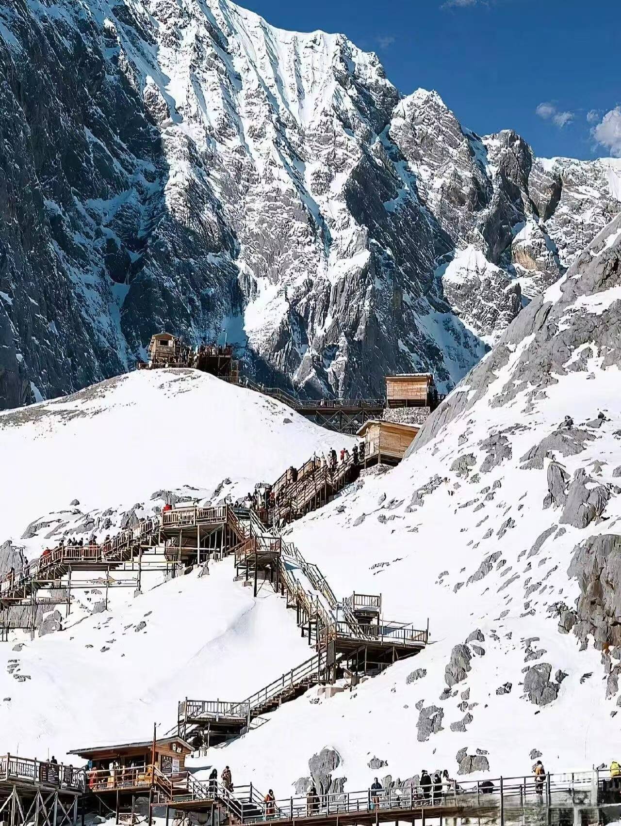 丽江玉龙雪山天气(云南玉龙雪山是在丽江吗)