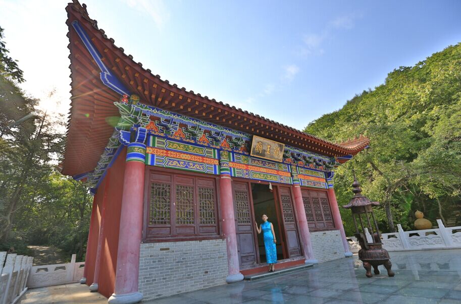岫岩(岫岩玉是什么玉值钱吗)